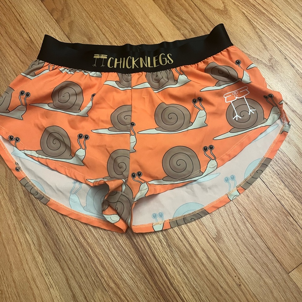 Snail split shorts small Chicknlegs